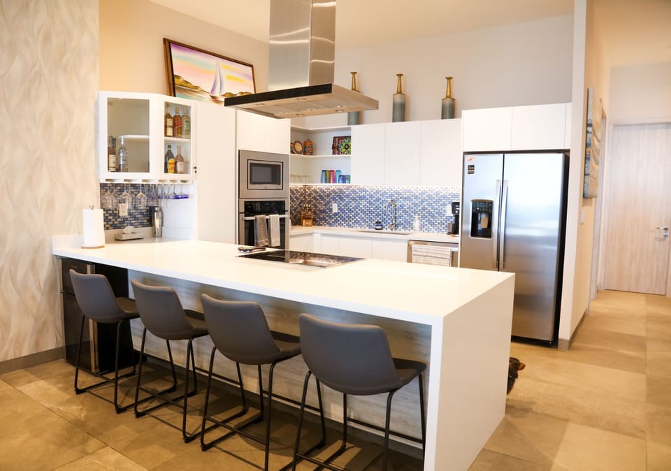 Kitchen with state of the art appliances, Wine fridge, and RO water