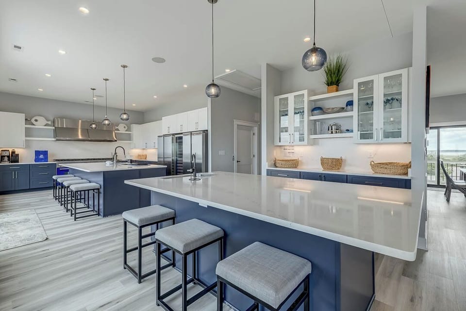 Top-Level Kitchen with 2 Islands (seats 10)