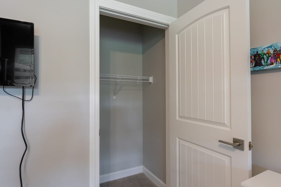 Kids Room Closet