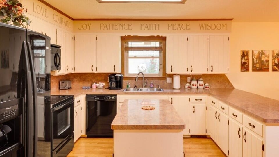 Kitchen Island 