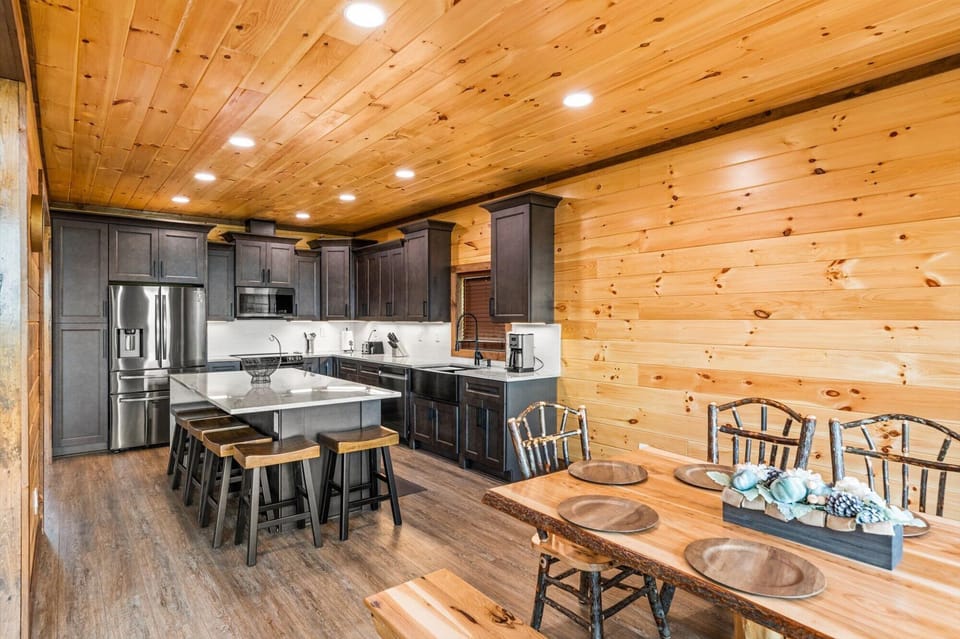 ISLAND KITCHEN SEATING FOR 6