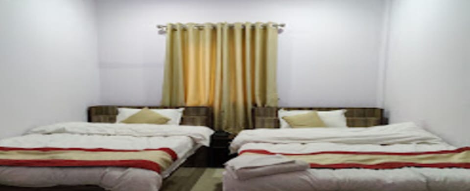 Triple Room | Free WiFi, bed sheets
