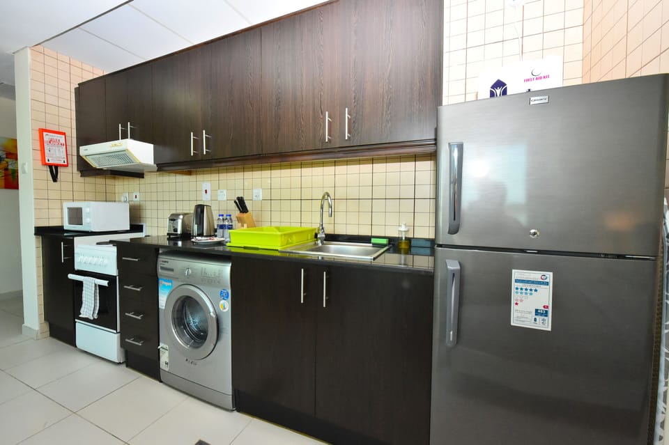 Standard Studio, 1 Queen Bed, Balcony, Sea View | Private kitchen | Full-size fridge, microwave, oven, stovetop