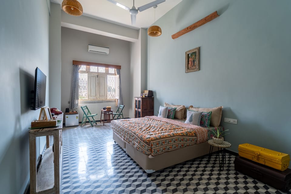 Luxury AC Family Room | Memory foam beds, desk, soundproofing, bed sheets