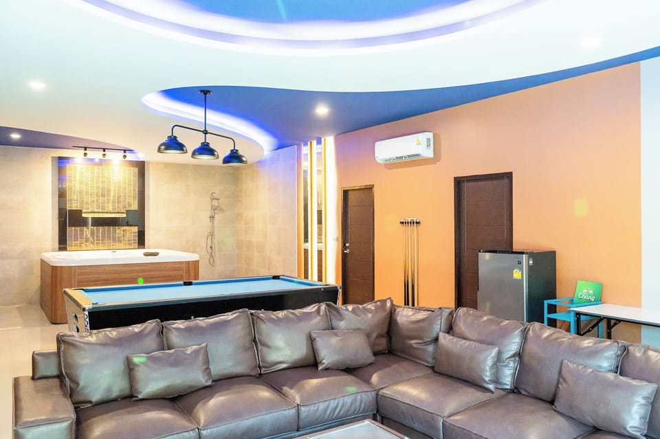 Family House, 4 Bedrooms | Living area