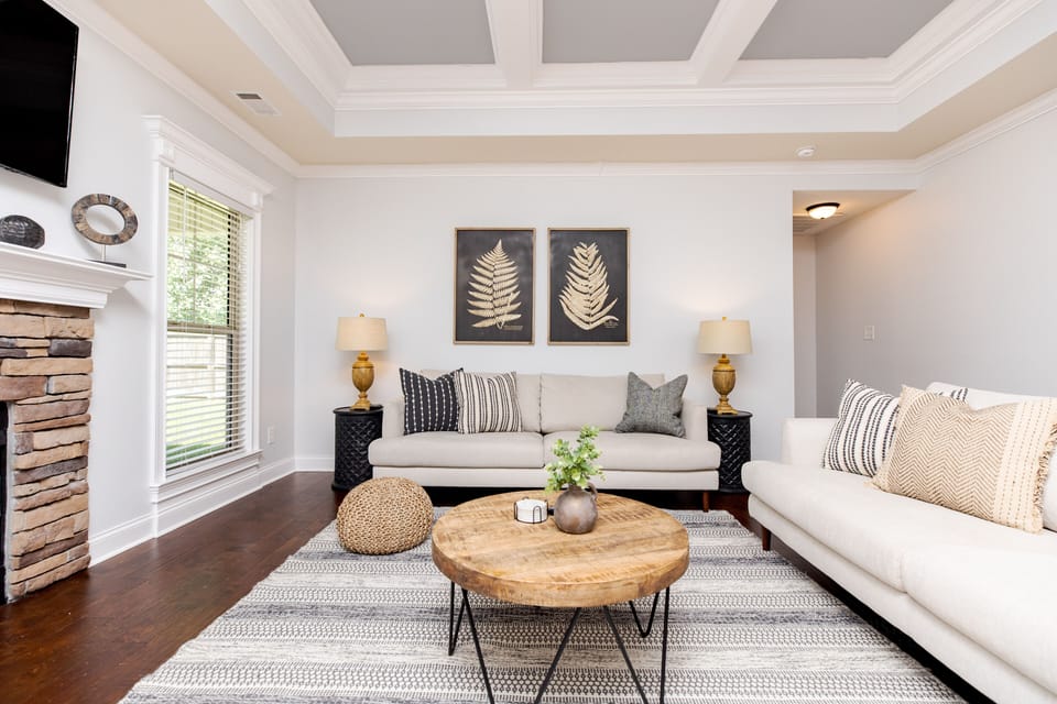 Living Room w/TV Streaming