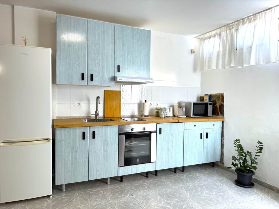 Kitchen 1
