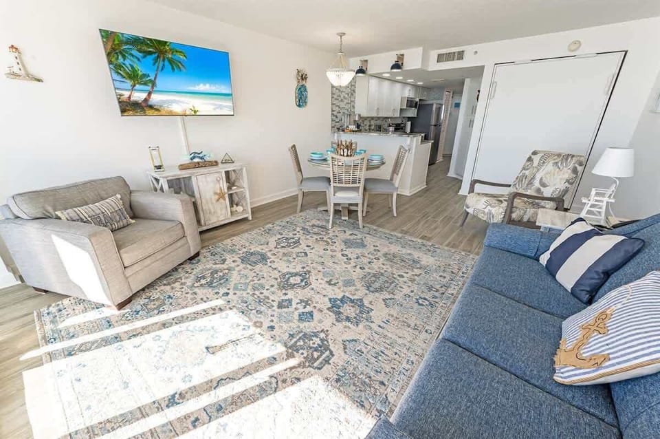 Large Living Area with Views of the Ocean, Beautifully Decorated