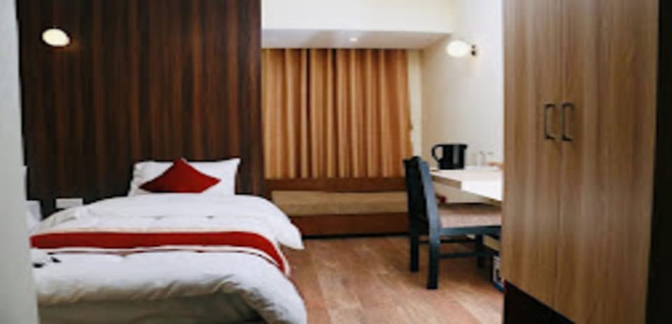 Basic Single Room | Free WiFi, bed sheets