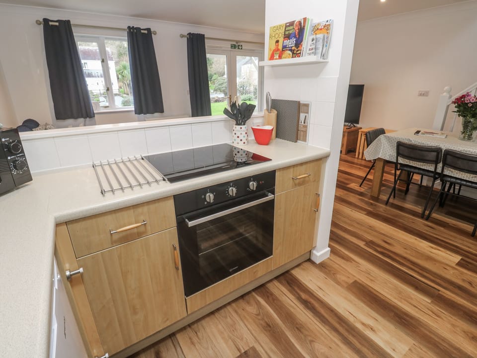 Cottage | Private kitchen | Fridge, dishwasher, electric kettle, toaster