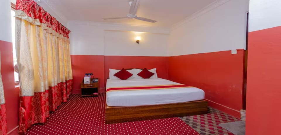 Deluxe Single Room | Free WiFi, bed sheets