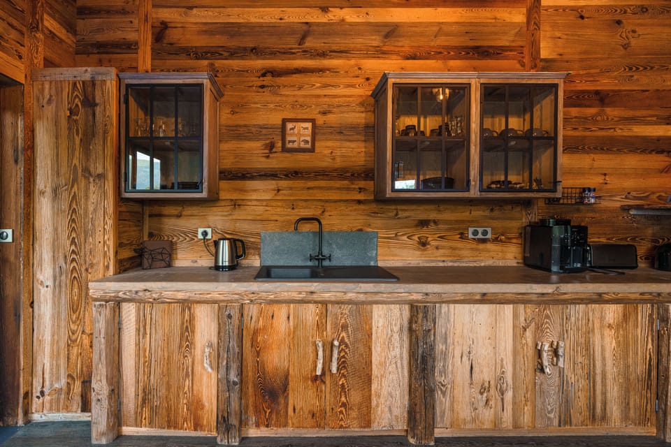 Le Refuge | Private kitchen | Fridge, microwave, electric kettle, cookware/dishes/utensils