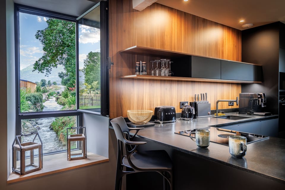 Le Moulin | Private kitchen | Fridge, microwave, electric kettle, cookware/dishes/utensils