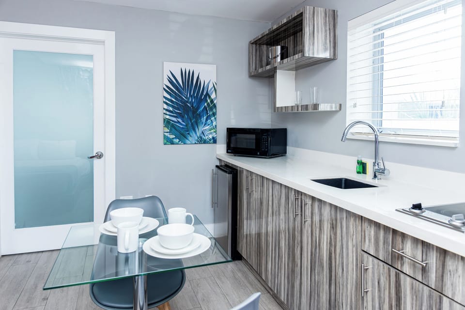 Studio Double Queen | Private kitchen | Full-size fridge, microwave, oven, stovetop