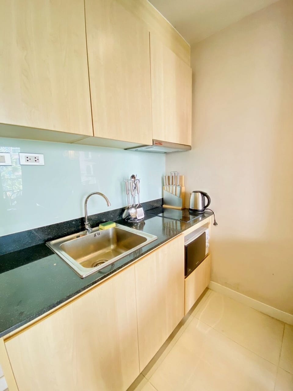 Condo, 1 Bedroom, Pool View | Private kitchen | Microwave, dining tables