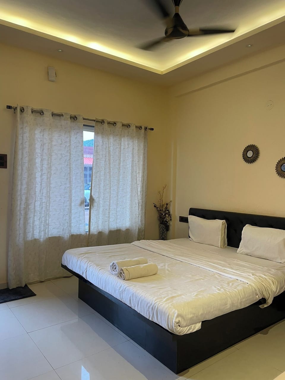 Executive Suite | 1 bedroom, premium bedding, desk, bed sheets
