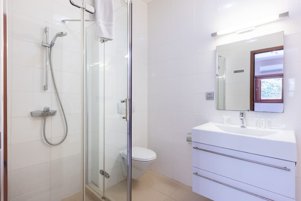 Bathroom I
