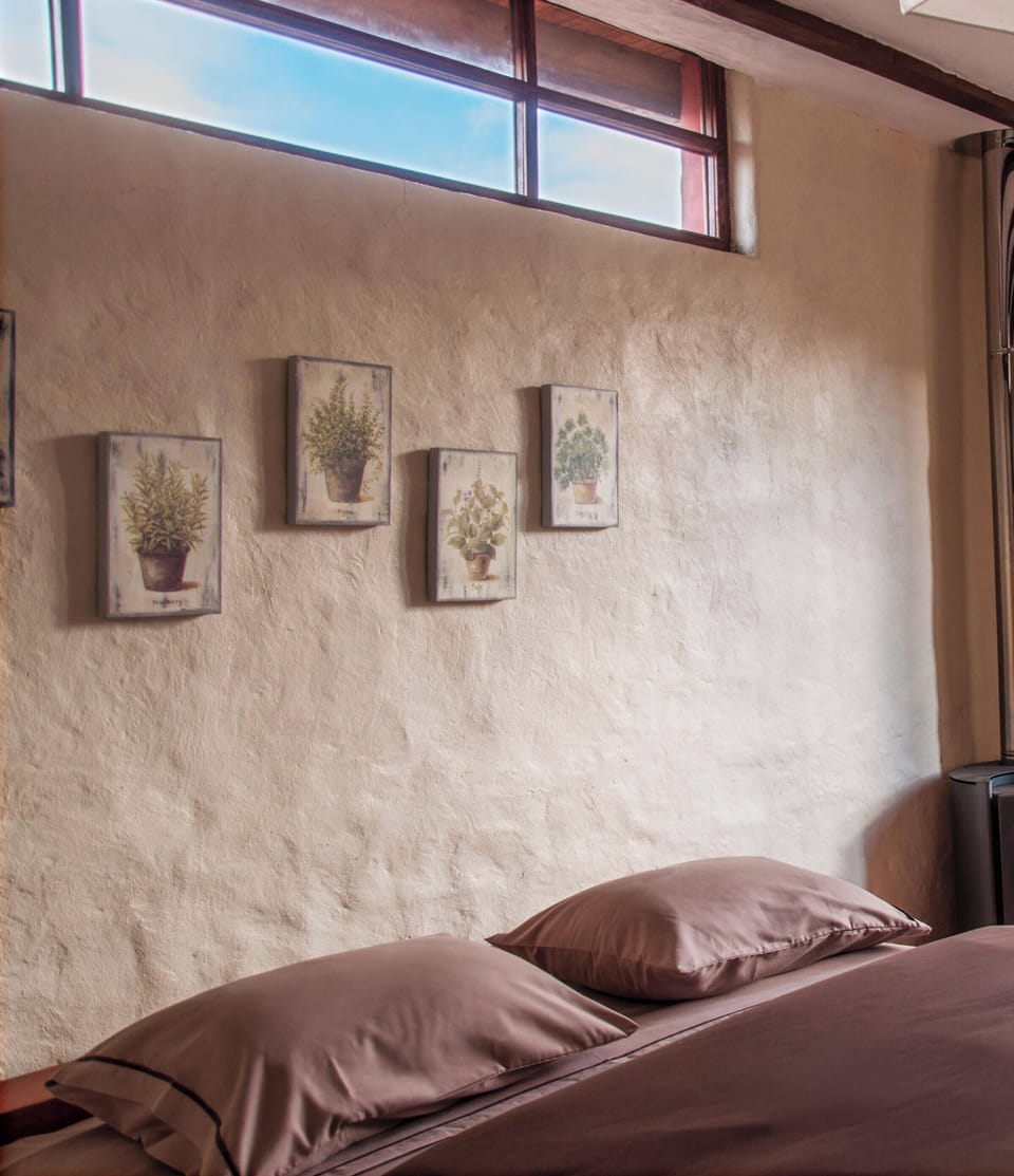 Deluxe Double or Twin Room | Premium bedding, down comforters, pillowtop beds, in-room safe
