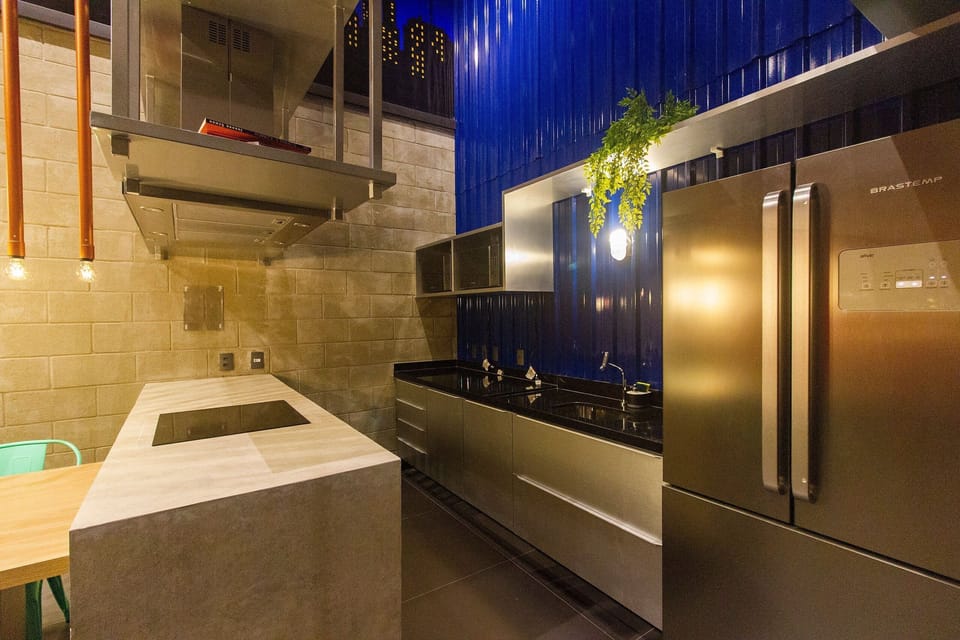City Studio | Private kitchen | Coffee/tea maker, fridge, microwave, cookware/dishes/utensils