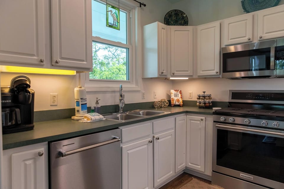 House, Multiple Beds, Fireplace, Beach View | Private kitchen | Fridge, microwave, oven, stovetop