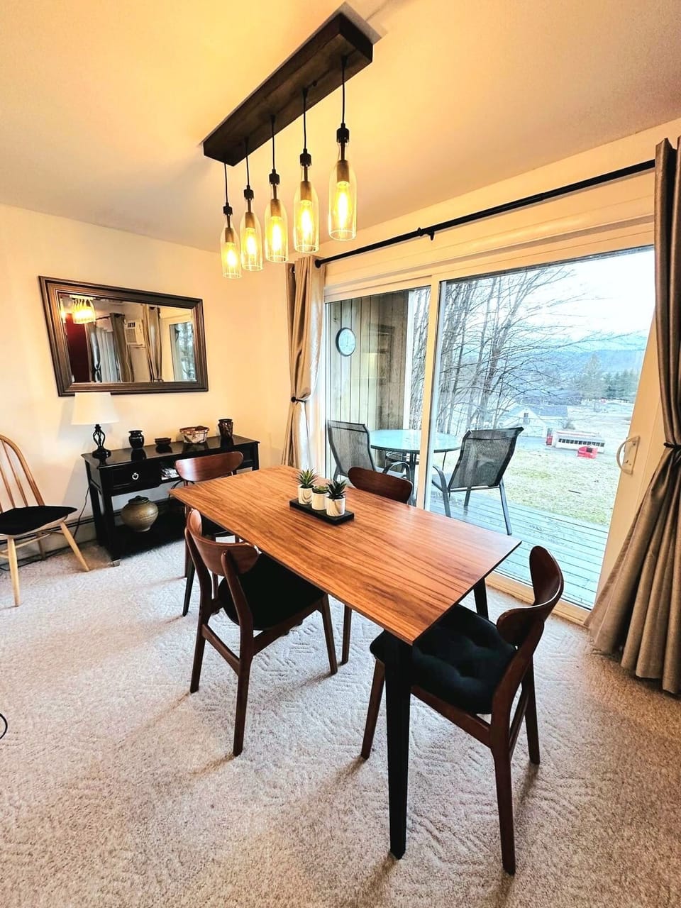 Amazing location, views, shared hot tub in Stowe! (7307)