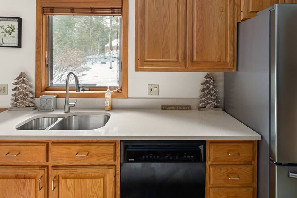 Peaceful townhome in sought-after Stowe location (1477)