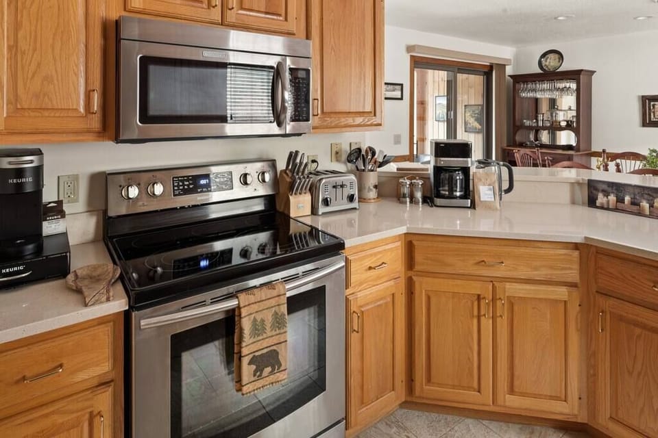 Peaceful townhome in sought-after Stowe location (1476)