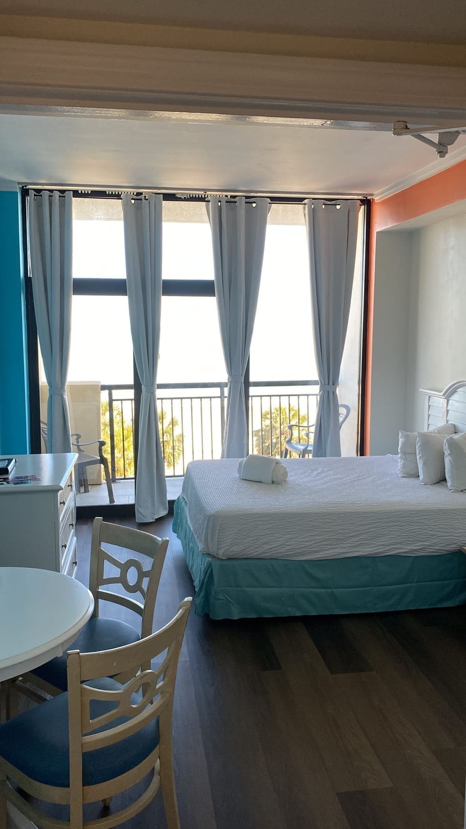 DIRECT OCEANFRONT 2BEDROOM SUITE FOR 6 or 7 people