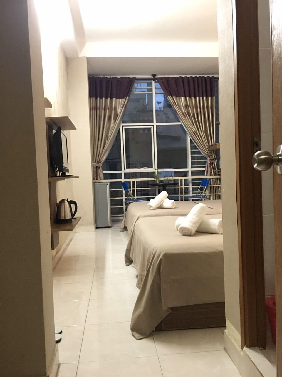 Desk, free WiFi, bed sheets