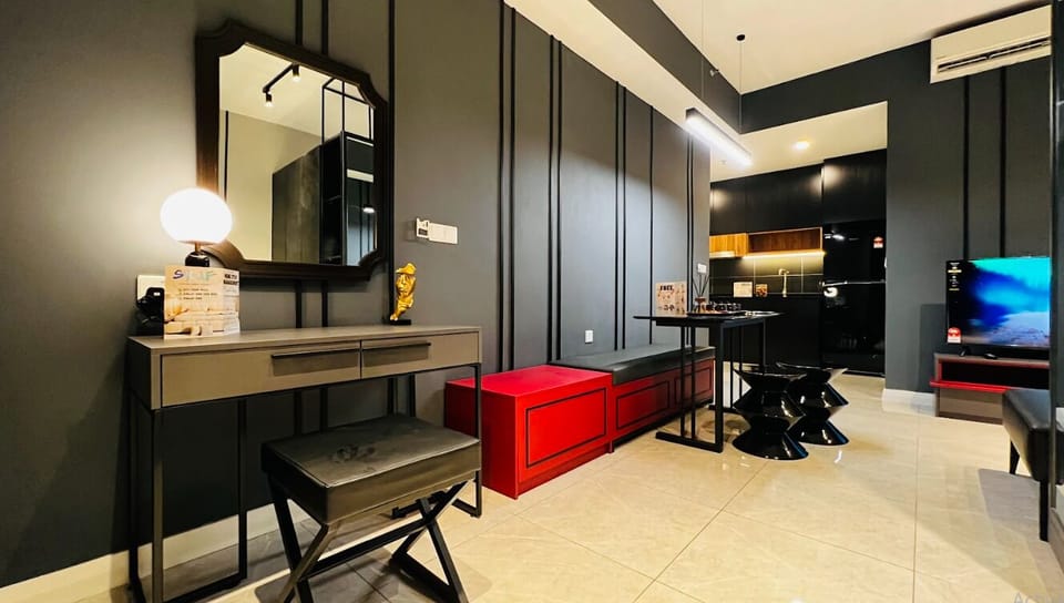 Luxury Condo, 2 Bedrooms, City View | Living area | 40-inch Smart TV with digital channels