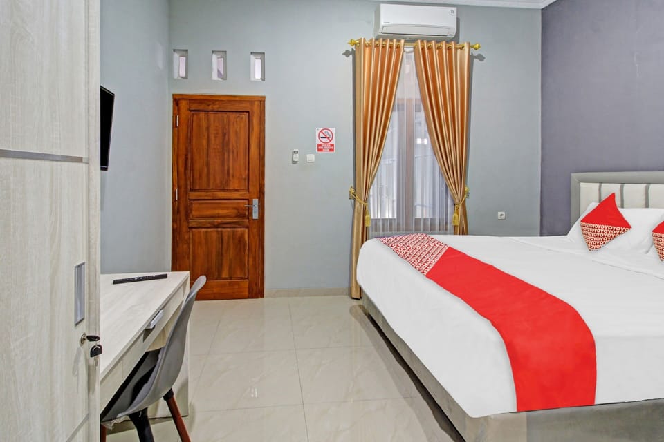 Standard Double Room | Desk, free WiFi, bed sheets