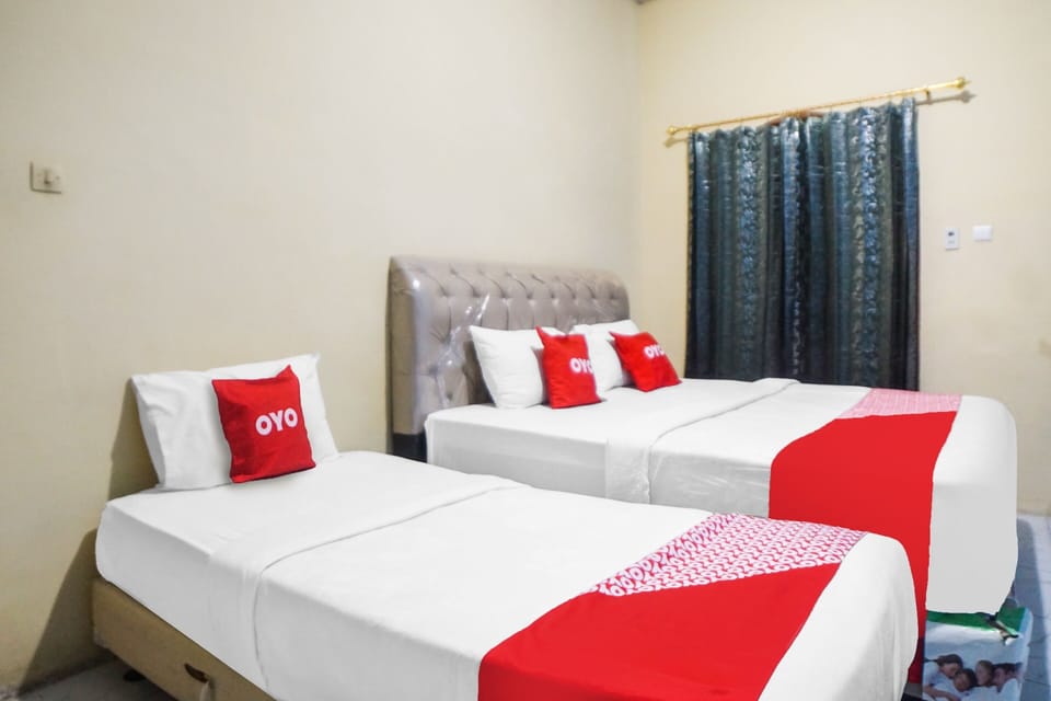 Family Room | Laptop workspace, WiFi (free), bed sheets