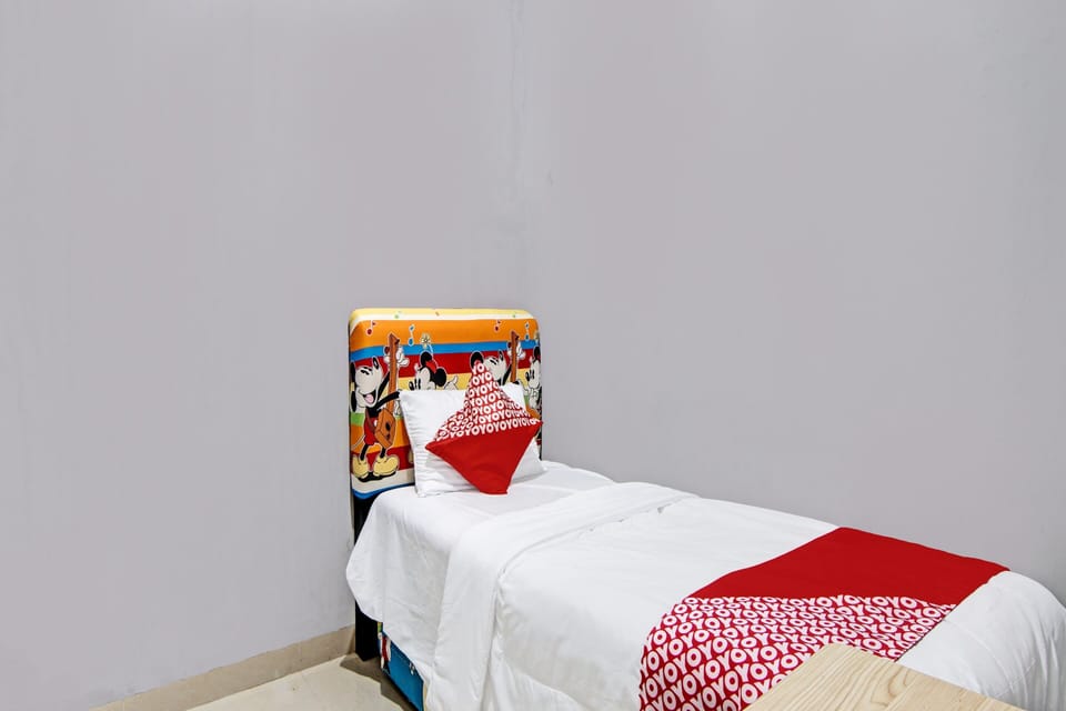 Deluxe Single Room | Free WiFi, bed sheets