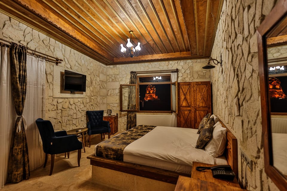 Standard Room | Free minibar items, individually decorated, individually furnished, desk