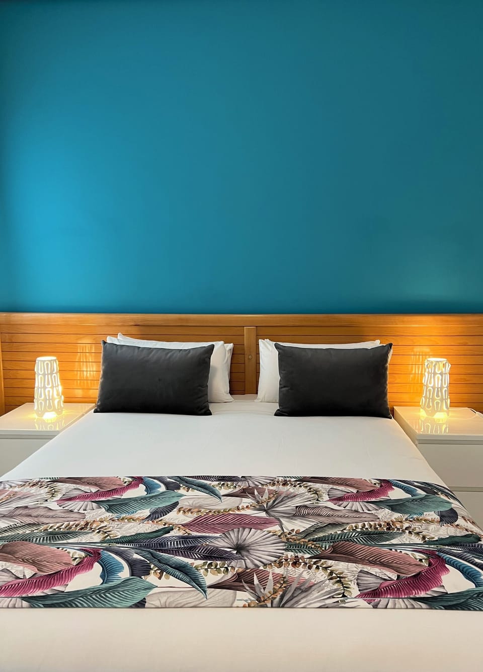 Superior Apartment | Premium bedding, down comforters, iron/ironing board, free WiFi