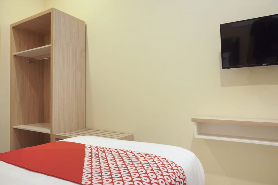 Standard Twin Room | Desk, free WiFi, bed sheets
