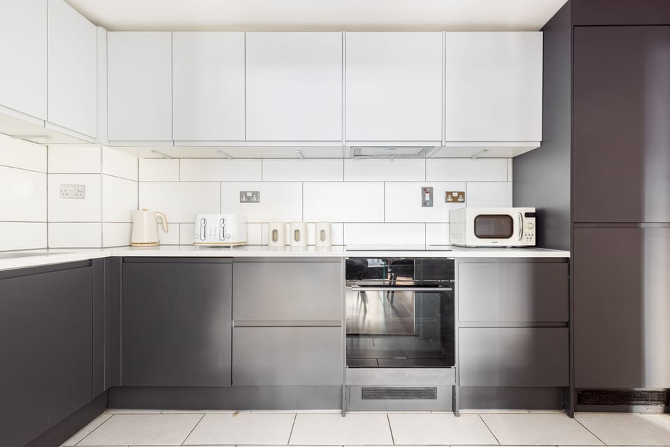 Apartment | Private kitchen | Fridge, oven, stovetop, dishwasher