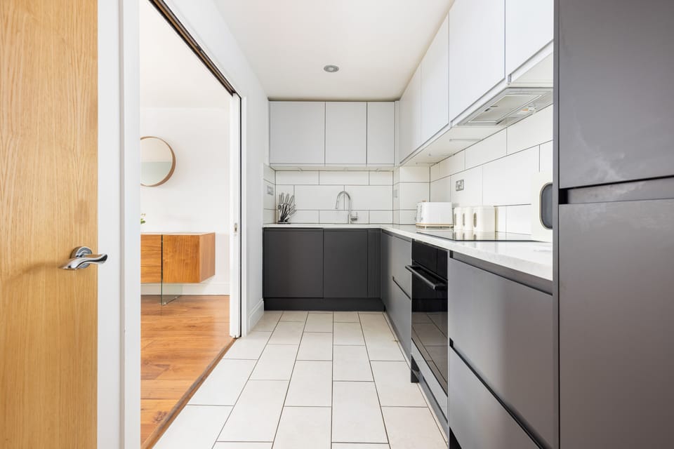 Apartment | Private kitchen | Fridge, oven, stovetop, dishwasher