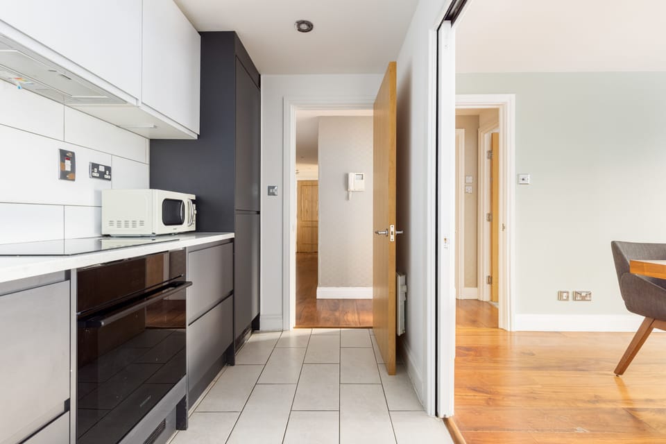 Apartment | Private kitchen | Fridge, oven, stovetop, dishwasher