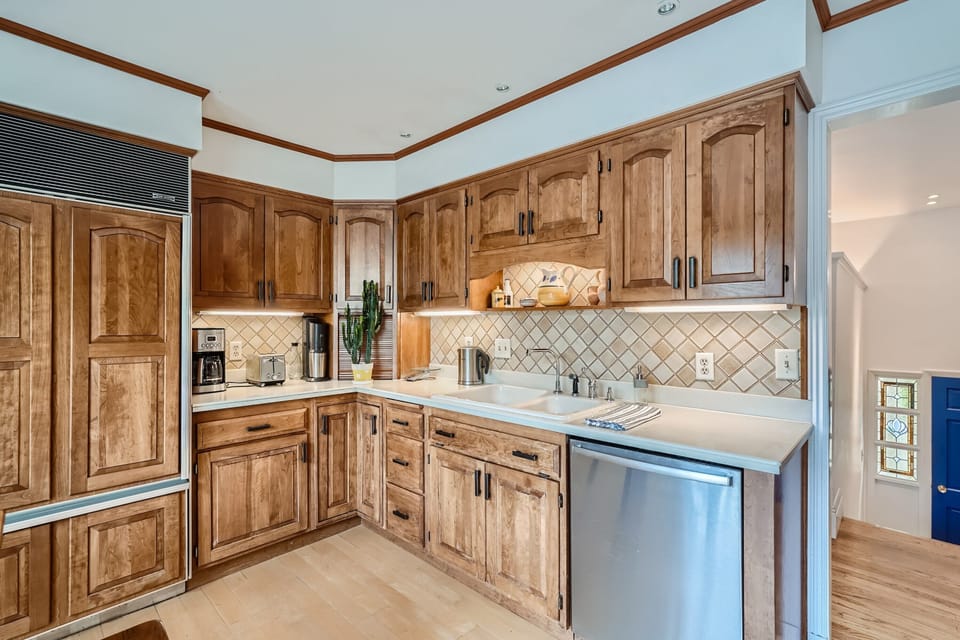 Fully Stocked Kitchen