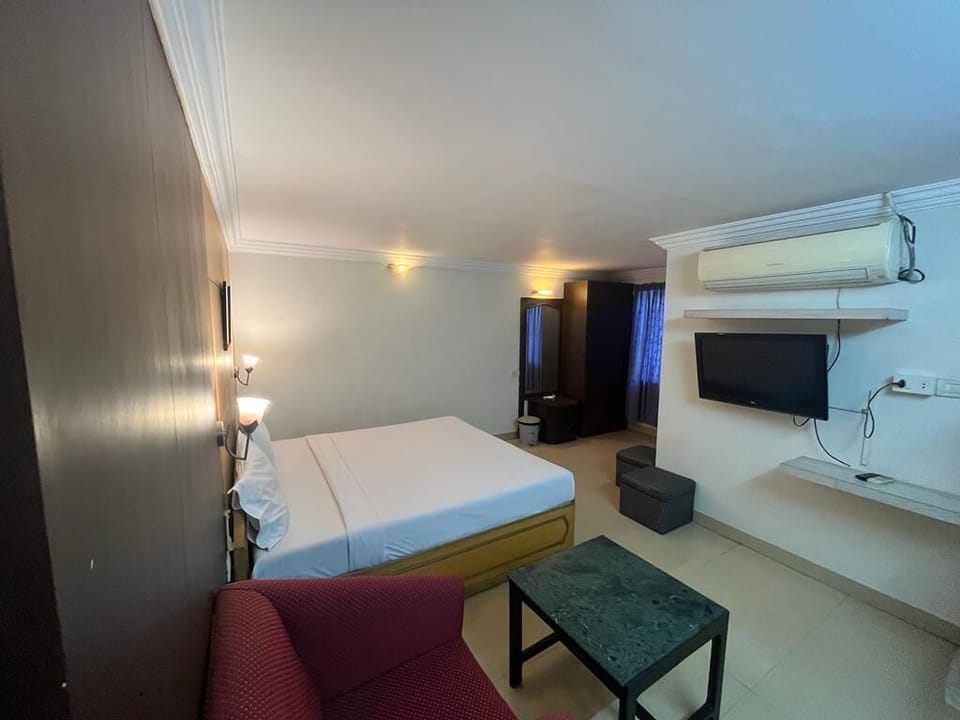 Deluxe Double Room | Egyptian cotton sheets, premium bedding, free WiFi