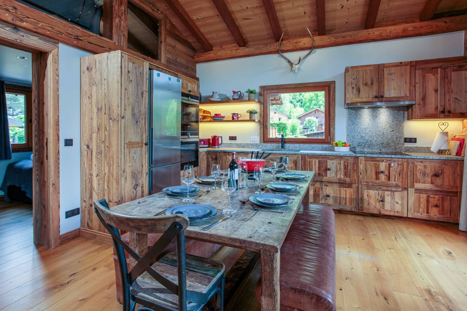 Dining kitchen