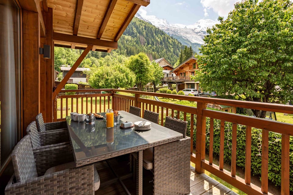Balcony with Mont Blanc views