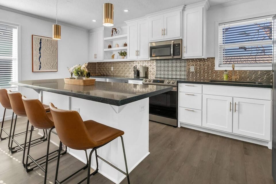 Kitchen/Dining area