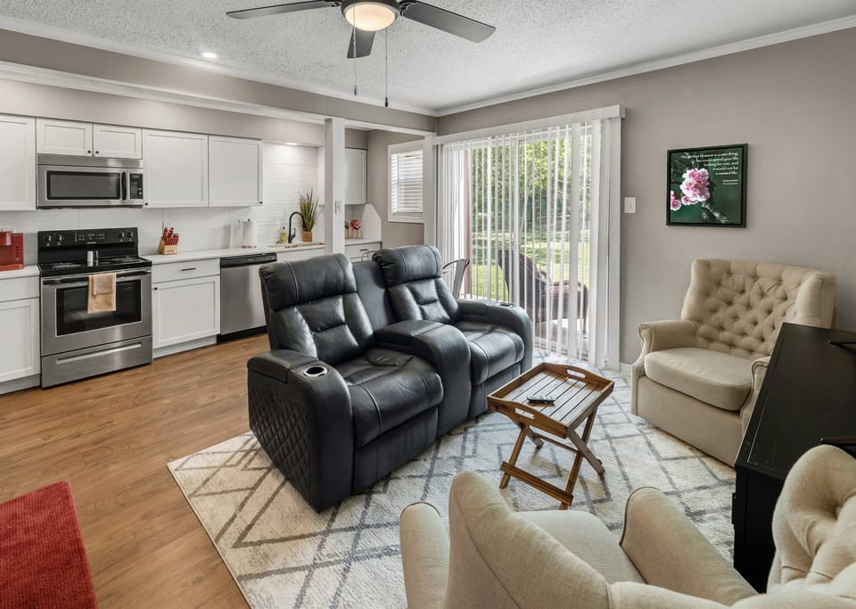 Living Room/Kitchen