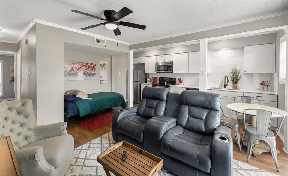 Living Room/Kitchen