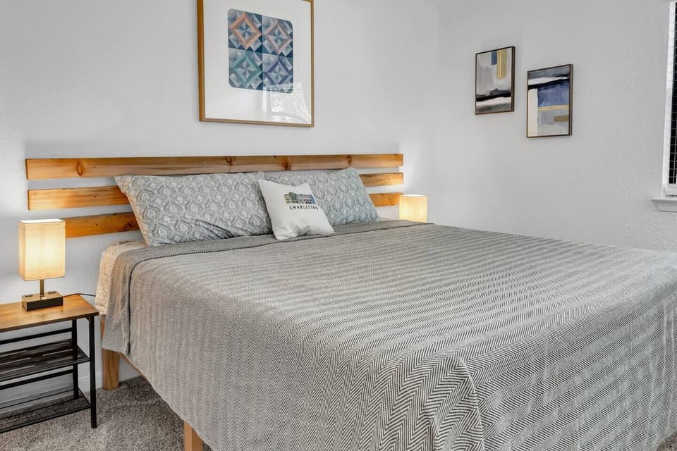 1st bedroom - King bed