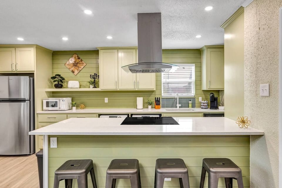 Kitchen/ Dining