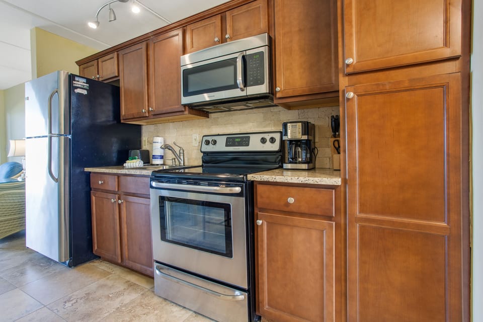 Condo 325