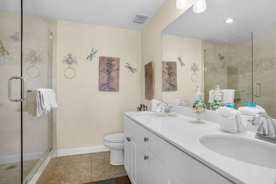 Master bathroom 